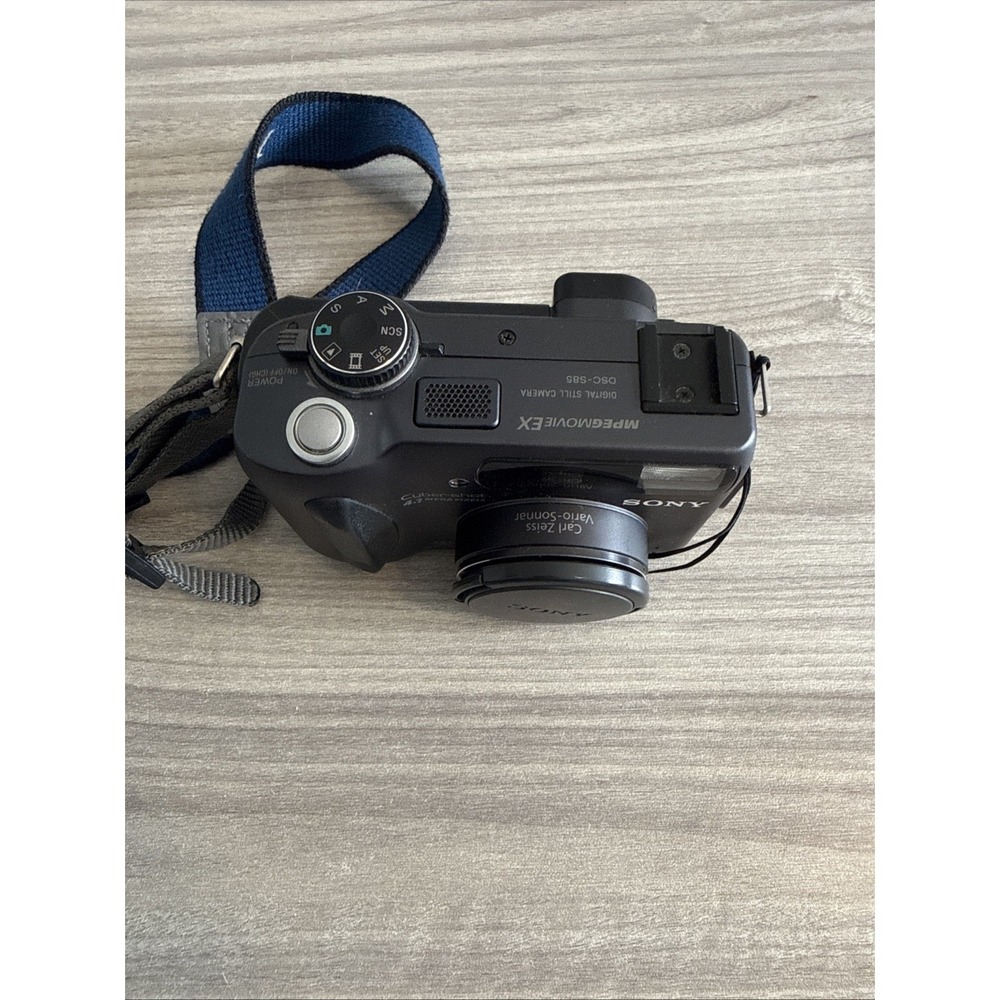 Sony Cyber-shot DSC-S85 Digital Camera 4.1MP Black Tested Works Needs Battery - Picture 2 of 9